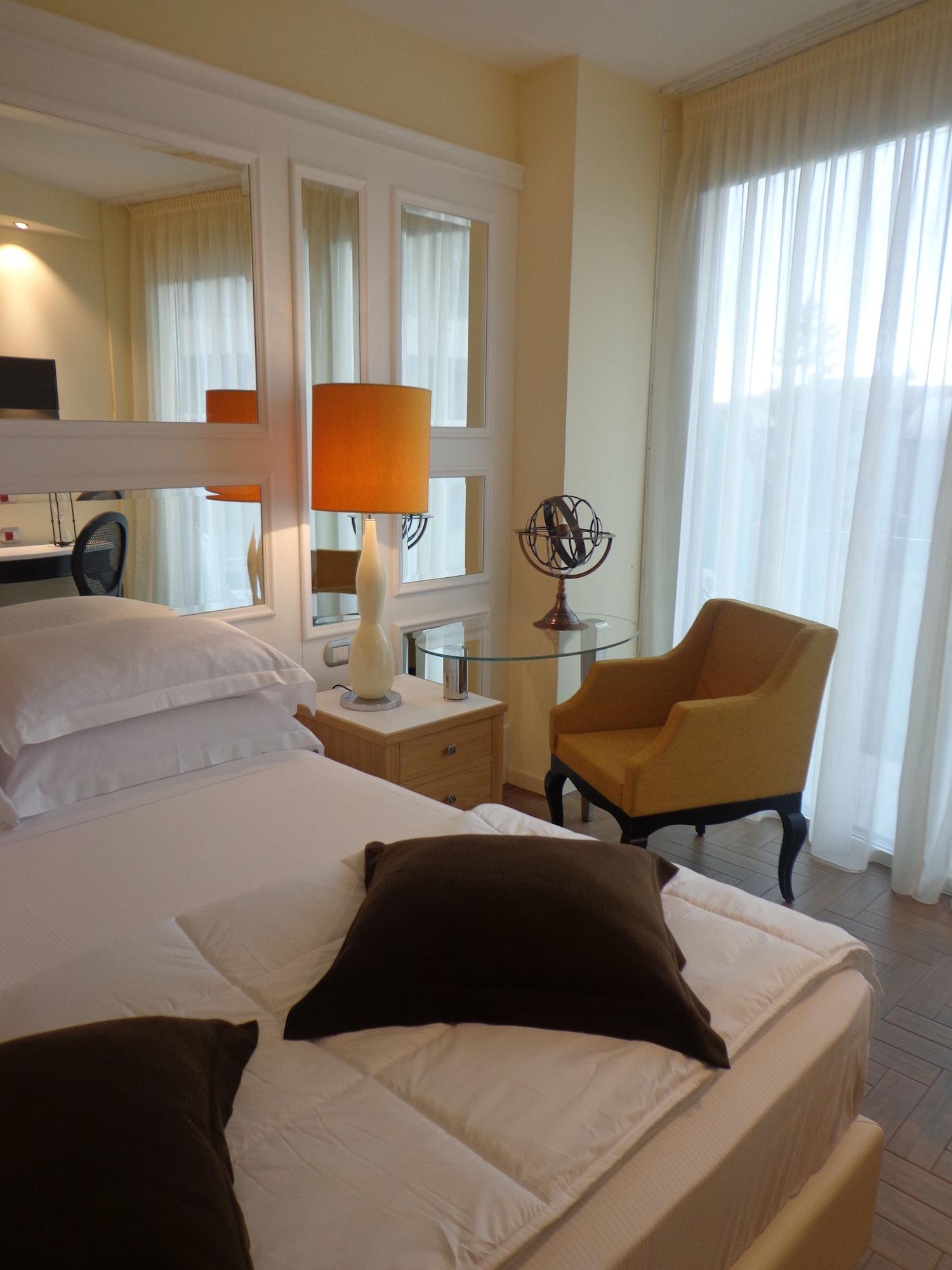 แอร์บาโวลโย โฮเทล Hotel ริมินี ภายนอก รูปภาพ