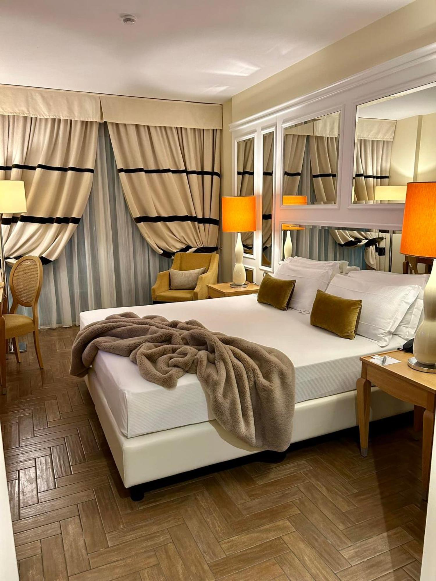 แอร์บาโวลโย โฮเทล Hotel ริมินี ภายนอก รูปภาพ