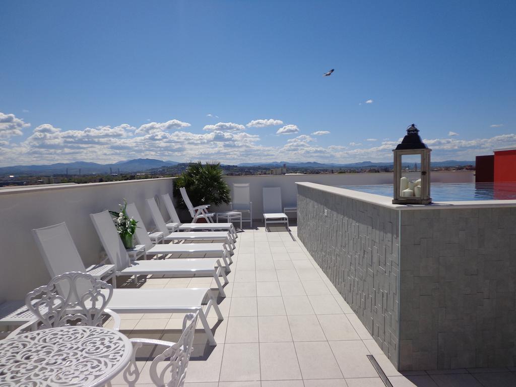 แอร์บาโวลโย โฮเทล Hotel ริมินี ภายนอก รูปภาพ